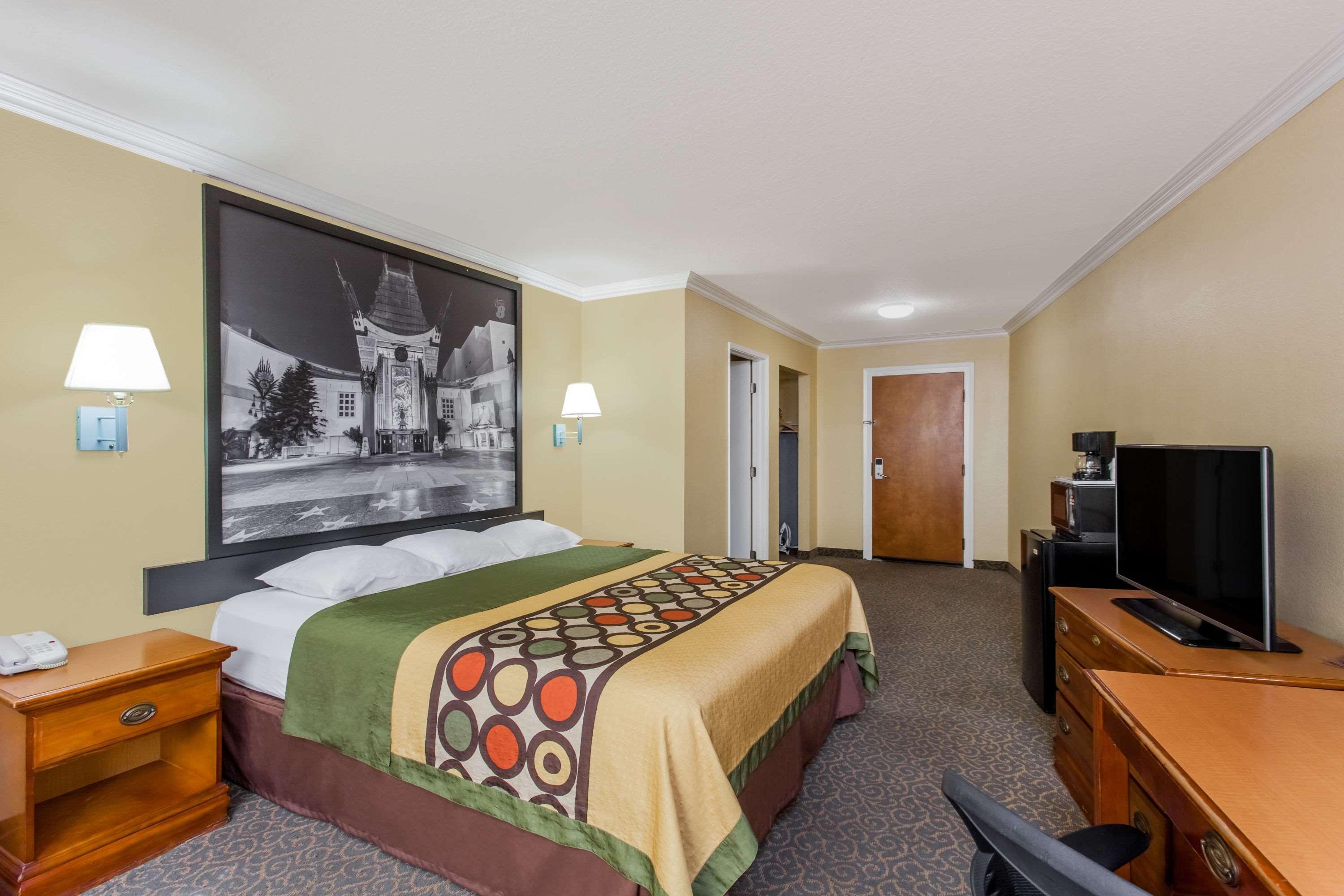 Super 8 By Wyndham Angeles Downtown Los Angeles