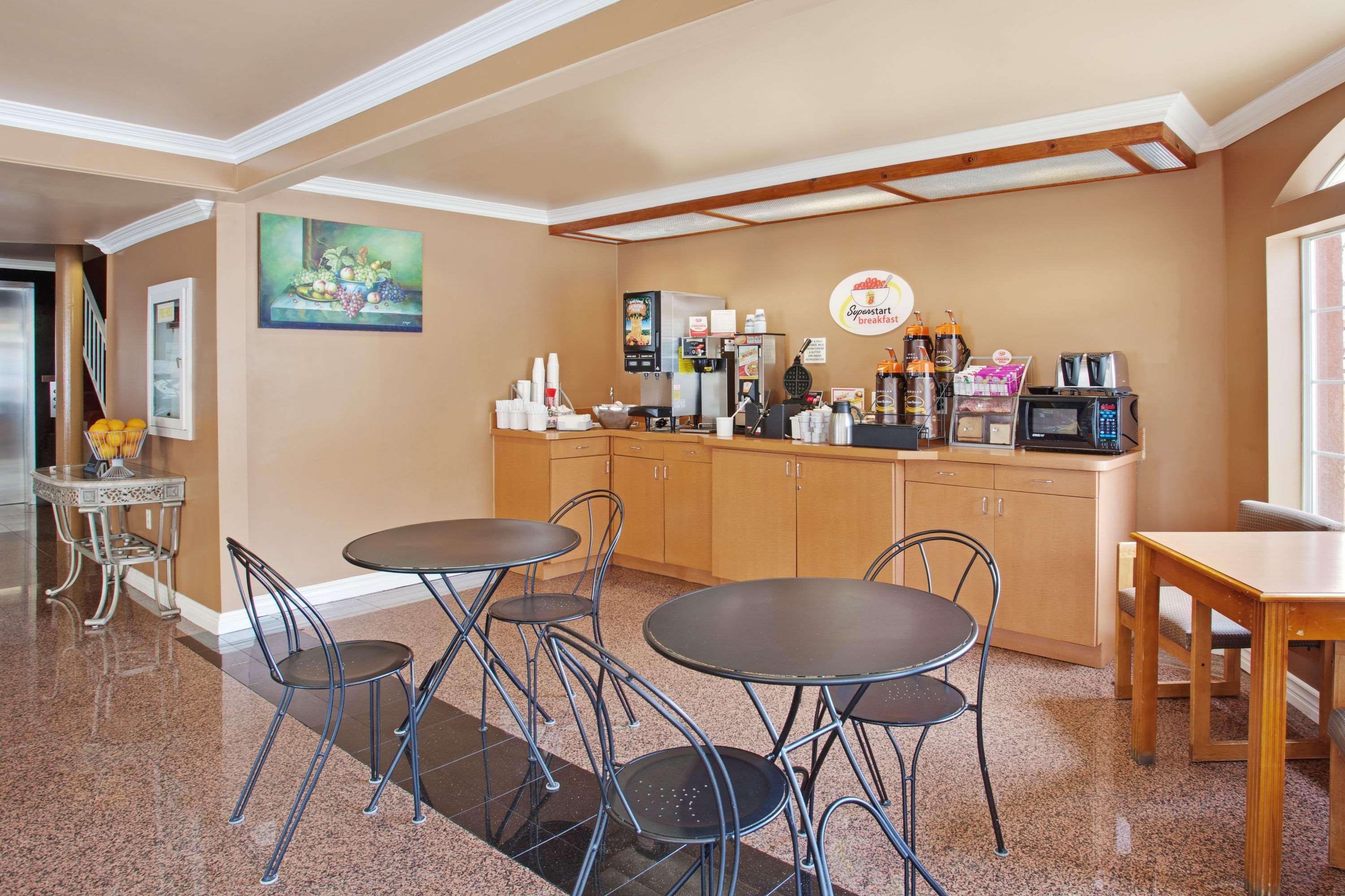 Super 8 By Wyndham Angeles Downtown Los Angeles
