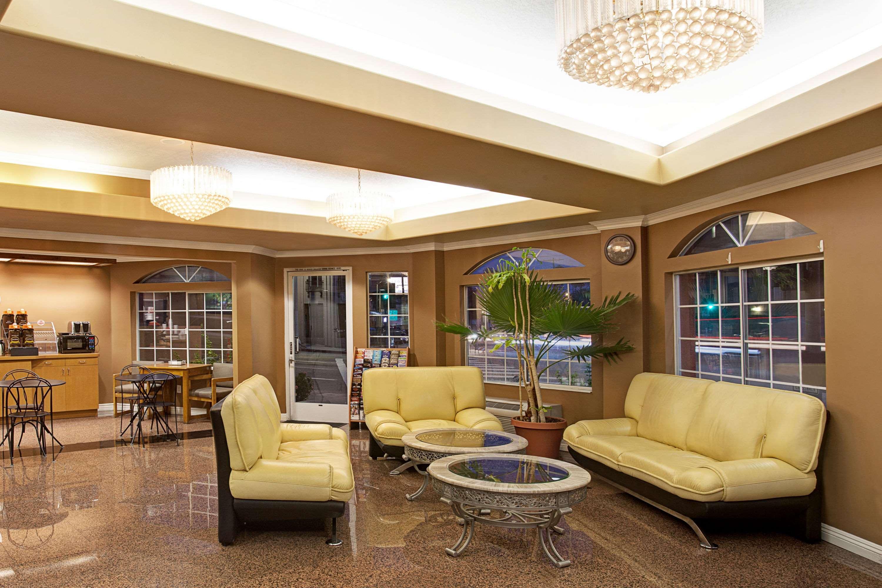Motel Super 8 By Wyndham Angeles Downtown