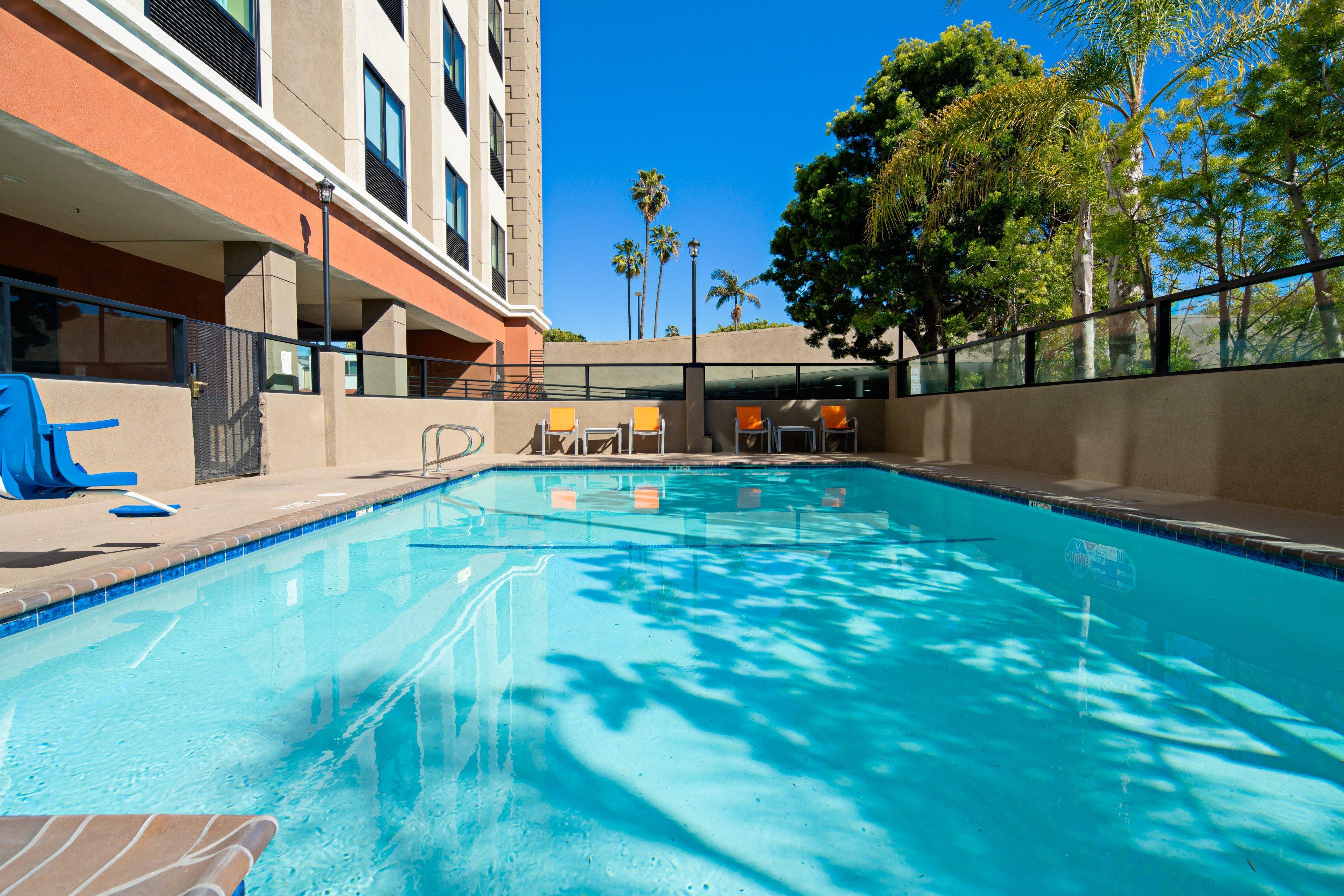 Express Angeles Lax Airport By Ihg Hotel 3*