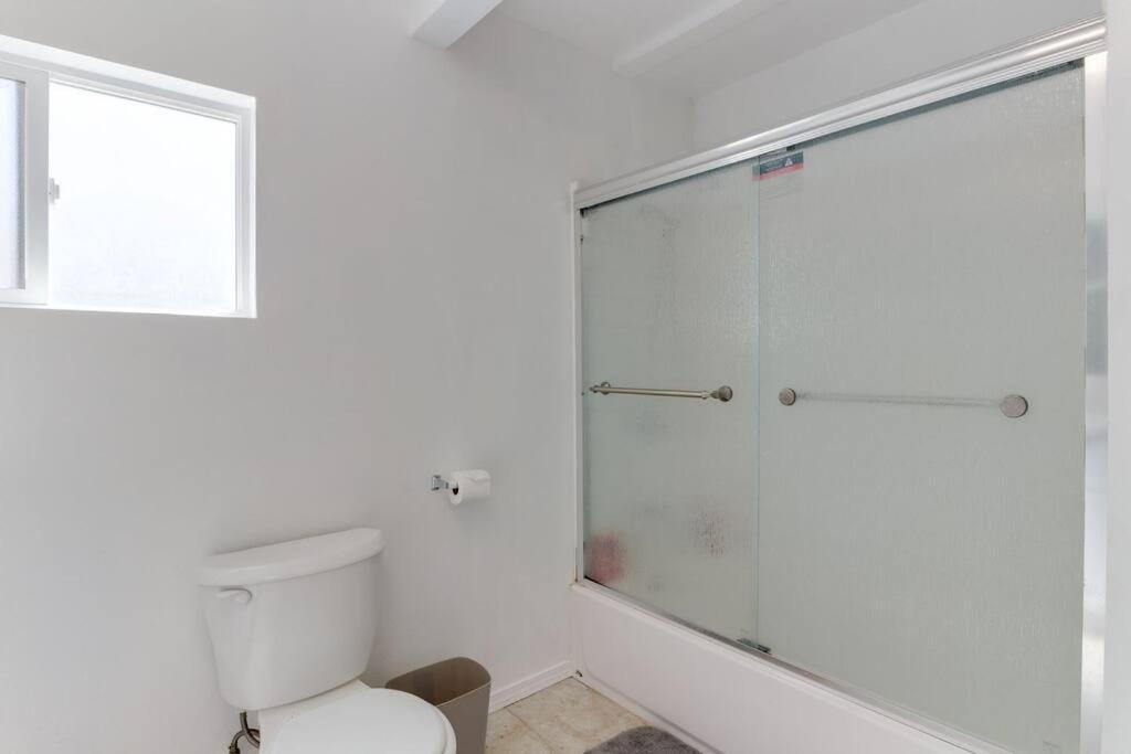 3 Bedroom Mid-wilshire Charmer Near Downtown Los Angeles