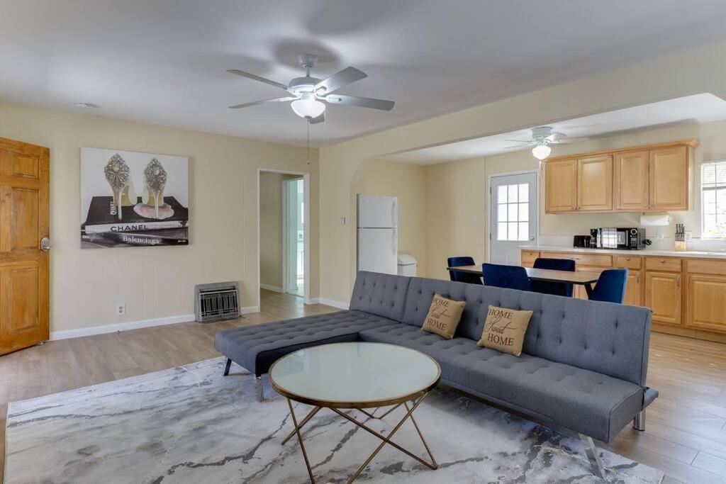 3 Bedroom Mid-wilshire Charmer Near Downtown
