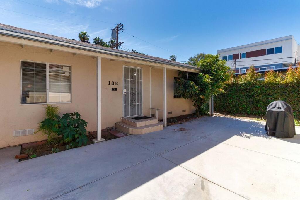 Holiday home 3 Bedroom Mid-wilshire Charmer Near Downtown Los Angeles