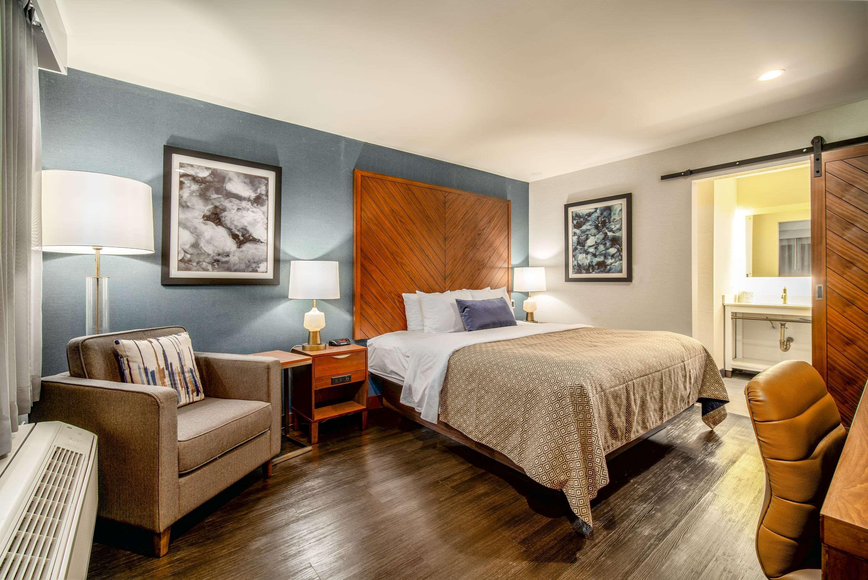 818 + Pool, Ascend Collection By Choice 3* Los Angeles