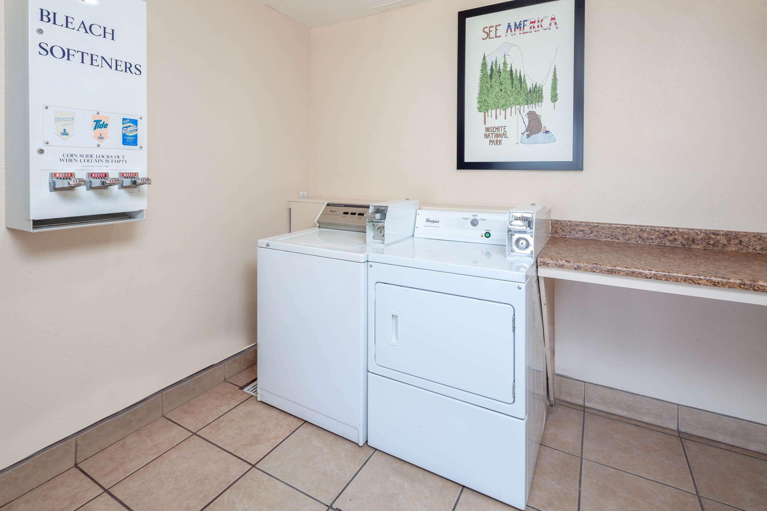 Hotel Travelodge By Wyndham Harbor 2*