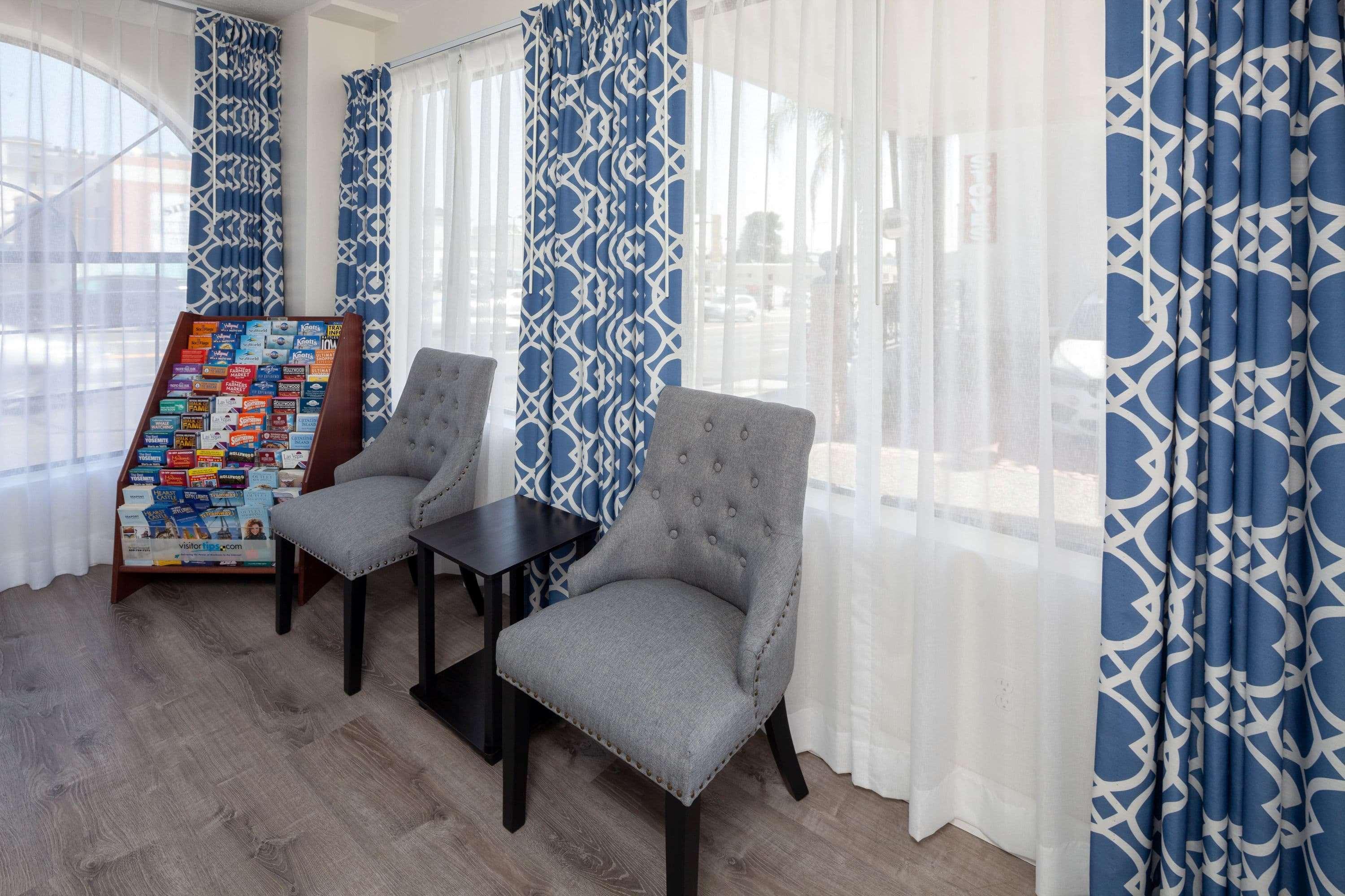 Travelodge By Wyndham Harbor Hotel