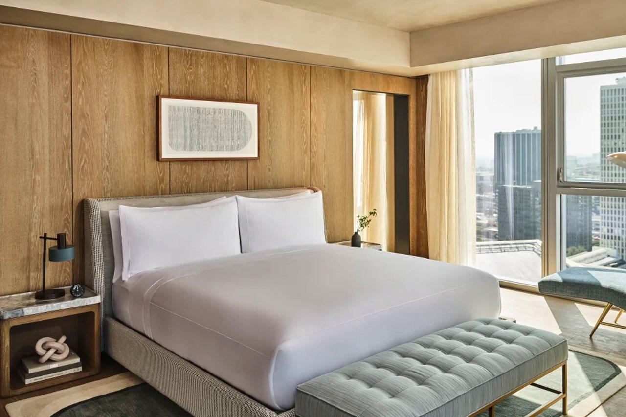 Conrad Angeles Hotel 5*