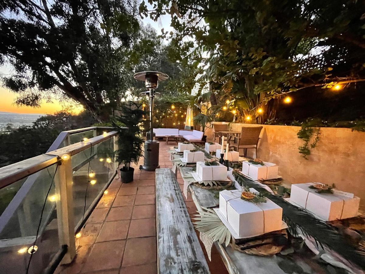 Guest house Hollywood Hills 1940s Mansion
