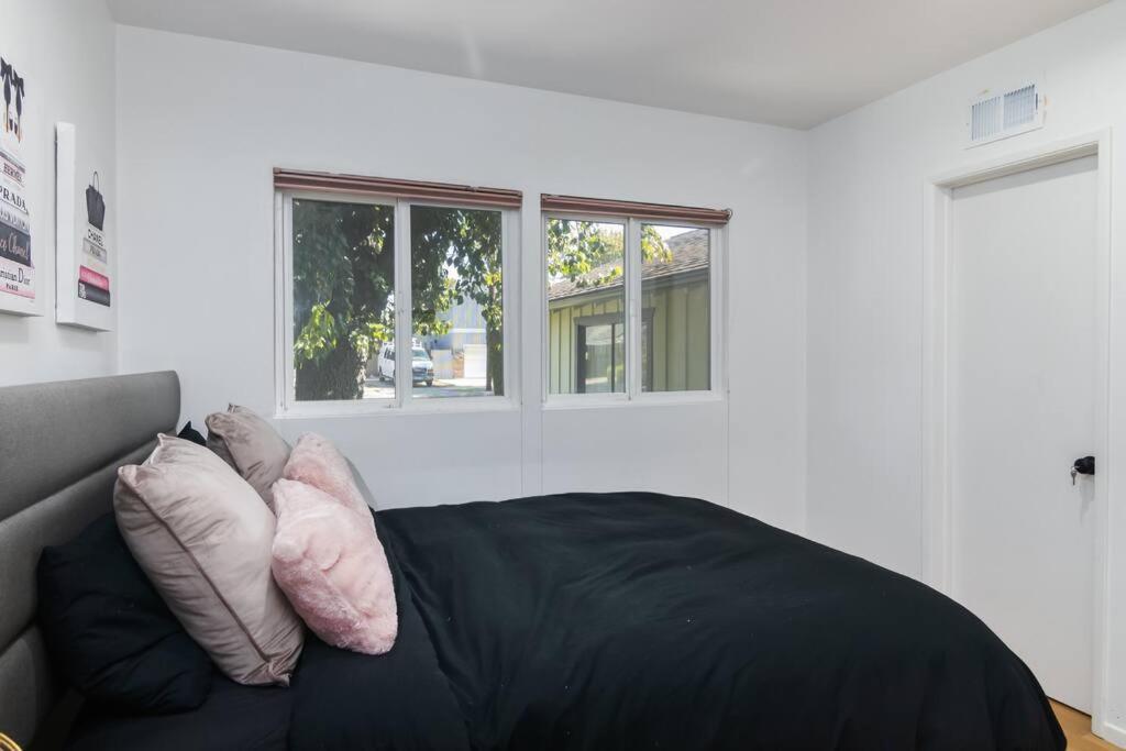 4 Bedroom House Large Pool & In Prime Location Los Angeles
