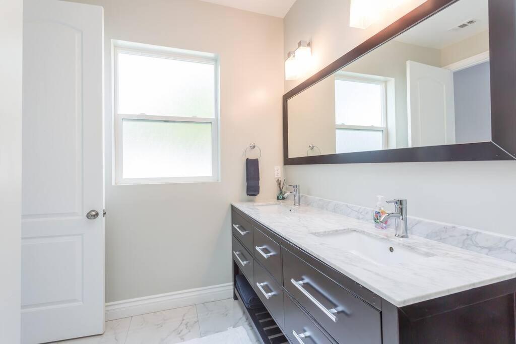 Holiday home Balboa Modern Glam Charmer *
