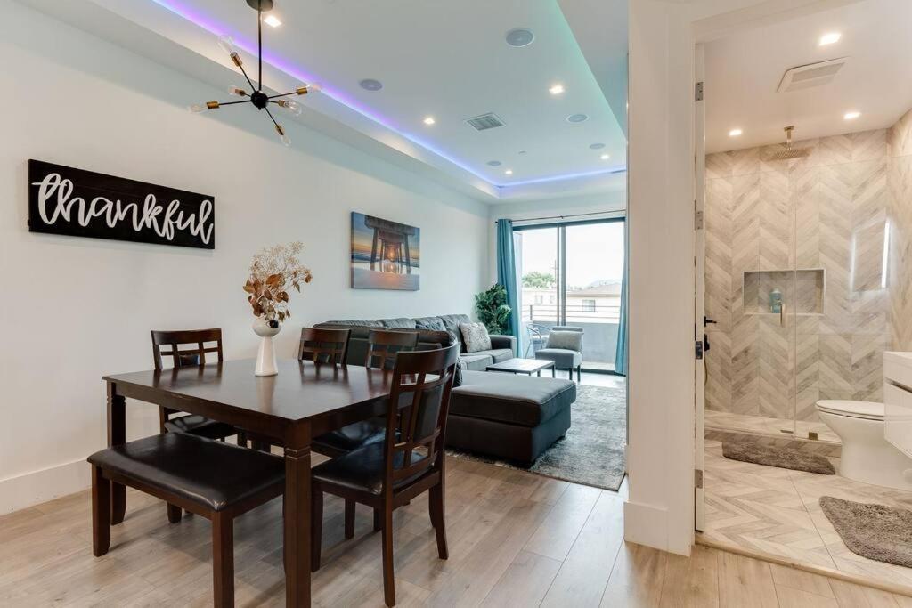 Modern 4 Bedroom Charmer W/ Rooftop Deck #2 Villa Los Angeles