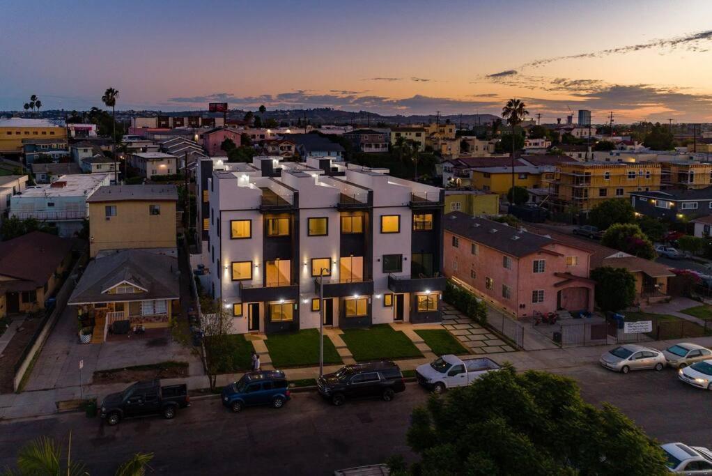 Modern 4 Bedroom Charmer W/ Rooftop Deck #2
