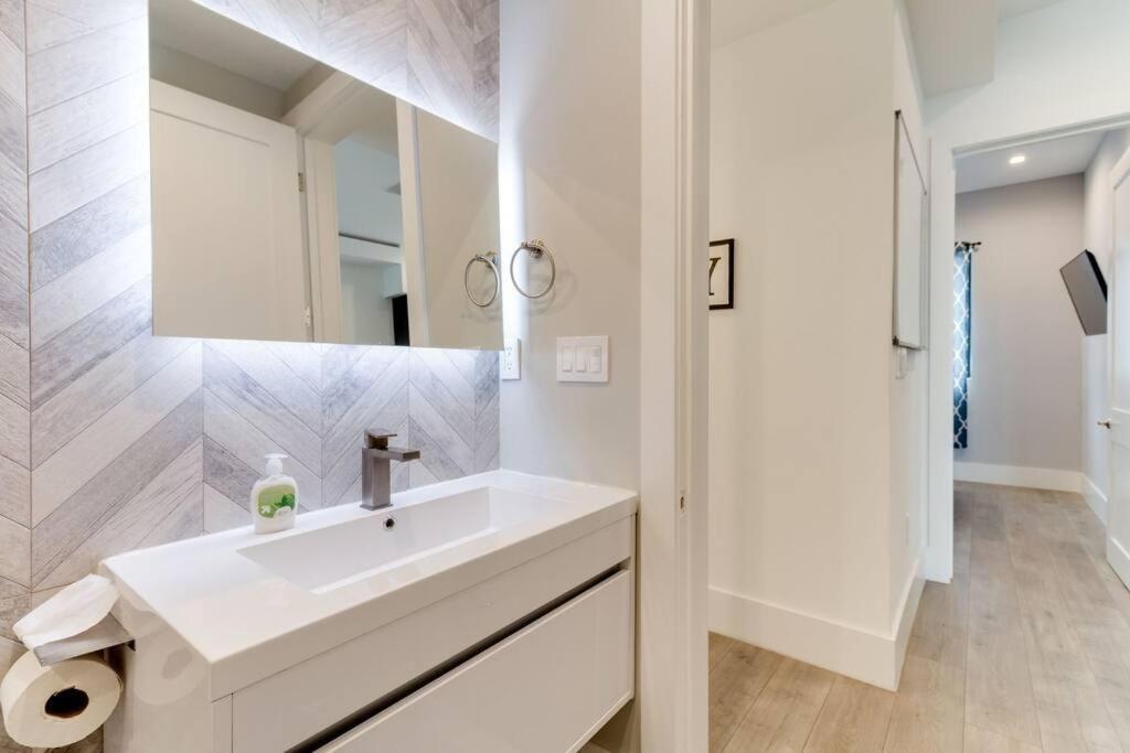 Villa Modern 4 Bedroom Charmer W/ Rooftop Deck #2