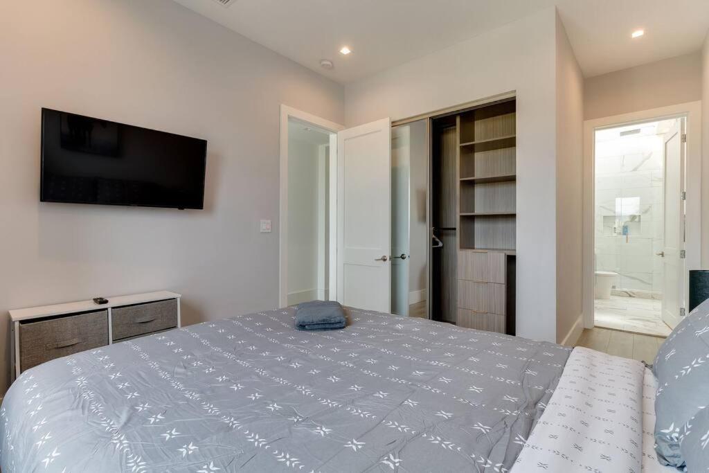 Villa Modern 4 Bedroom With Rooftop Deck #1