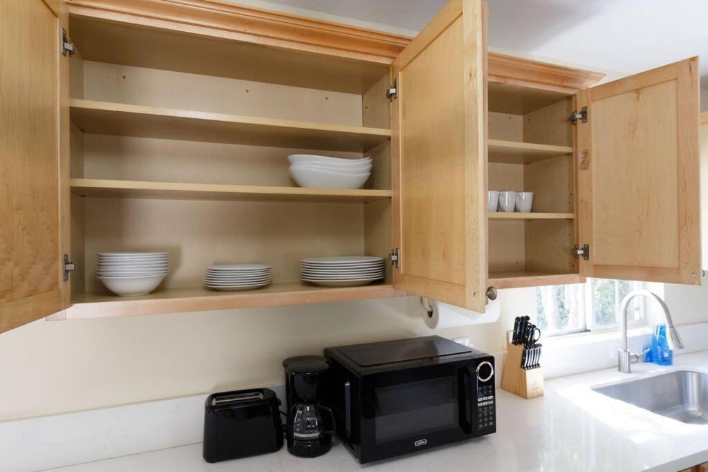 3 Bedroom Mid-wilshire Charmer Near Downtown Los Angeles