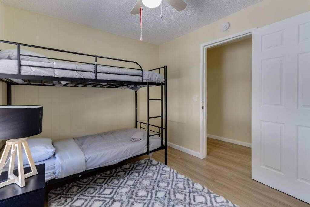 3 Bedroom Mid-wilshire Charmer Near Downtown *