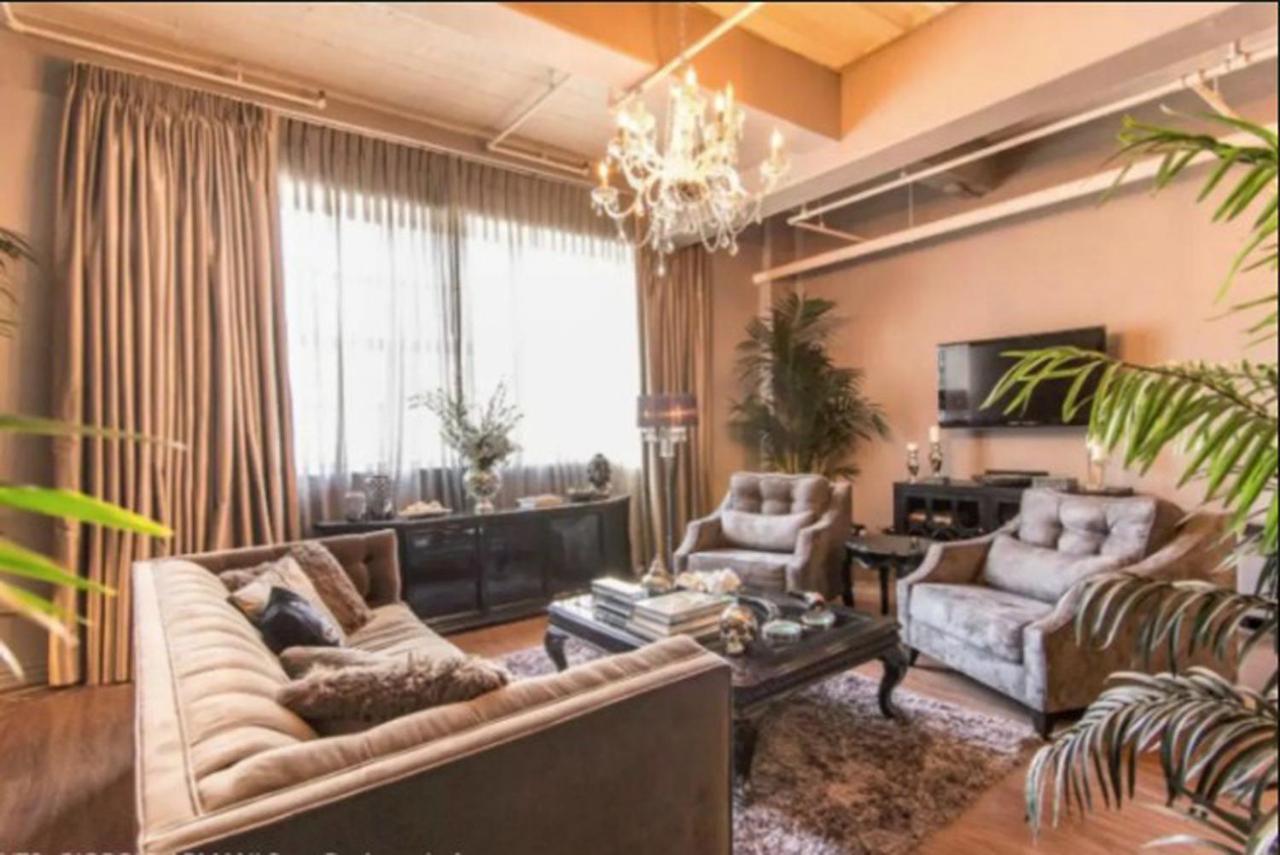Designer Downtown Loft * Los Angeles