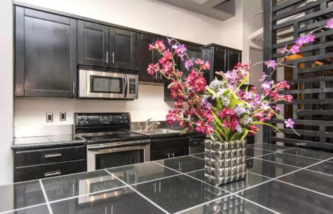 Designer Downtown Loft * Los Angeles