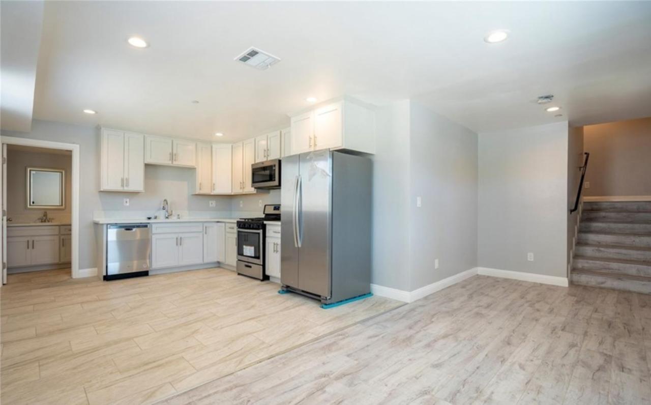 Modern In Angeles