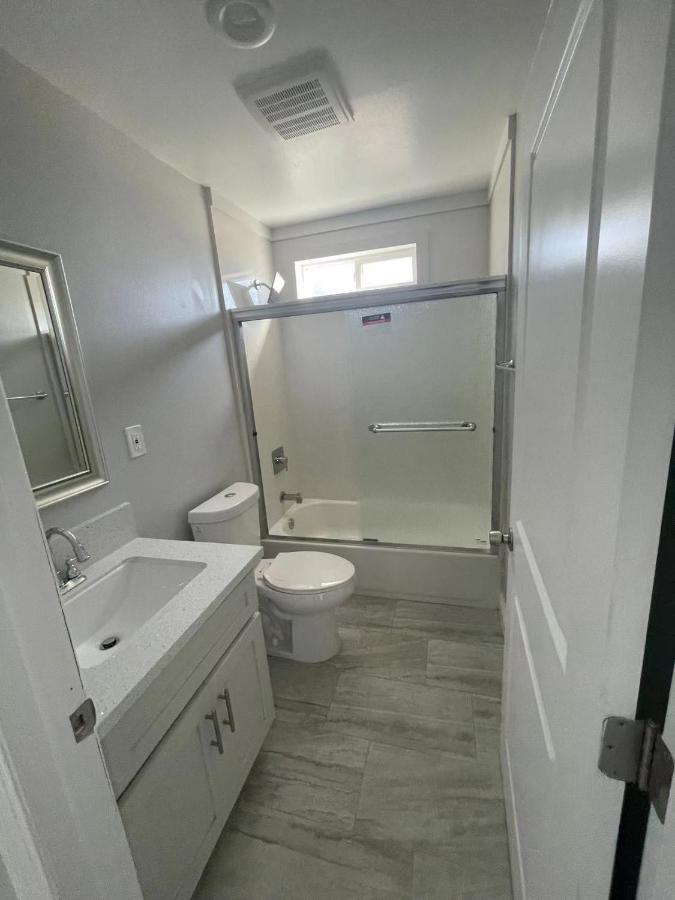 Modern In Angeles Homestay