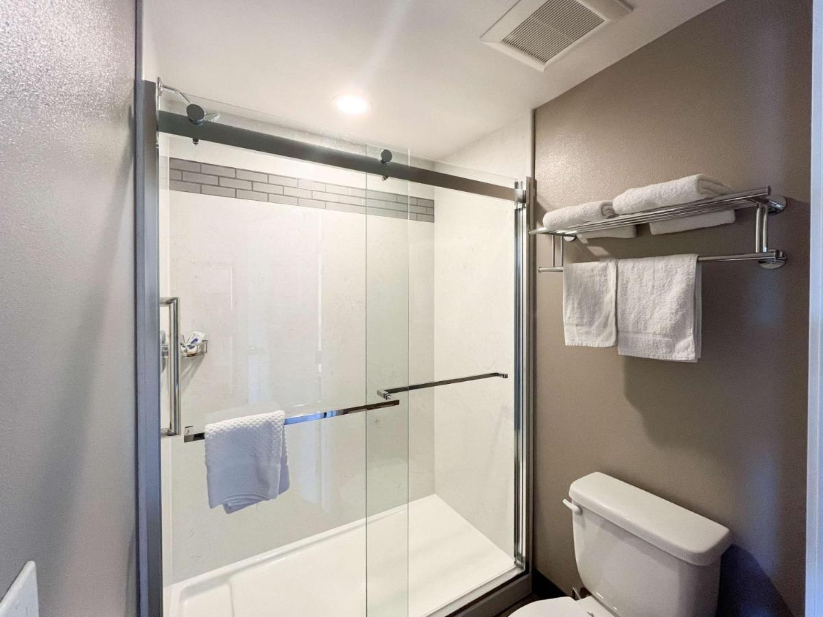 Motel 6 Los Angeles, Ca - Downtown 2*