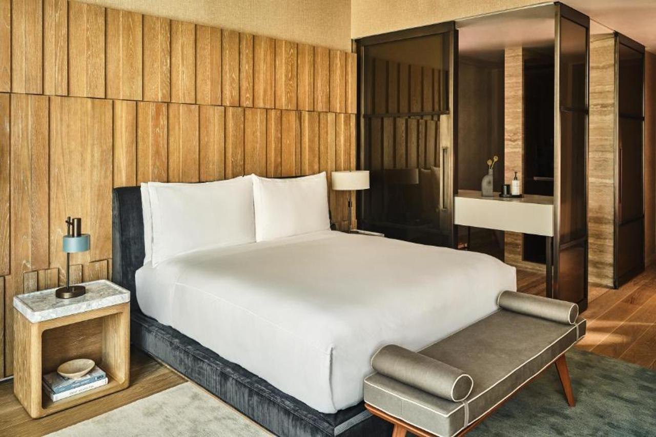 Conrad Angeles Hotel 5*