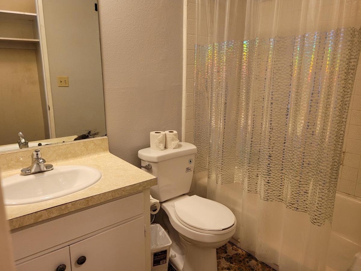 Simple Budget Private Unit Hotel
