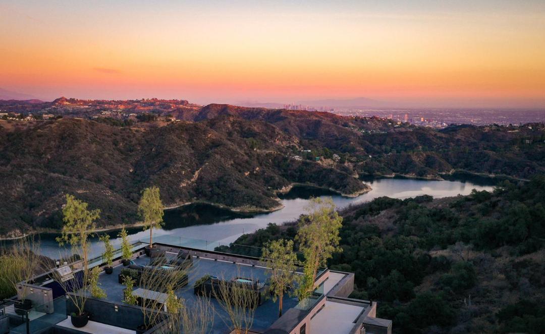 Sophisticated Modern Retreat In Bel Air Villa Los Angeles