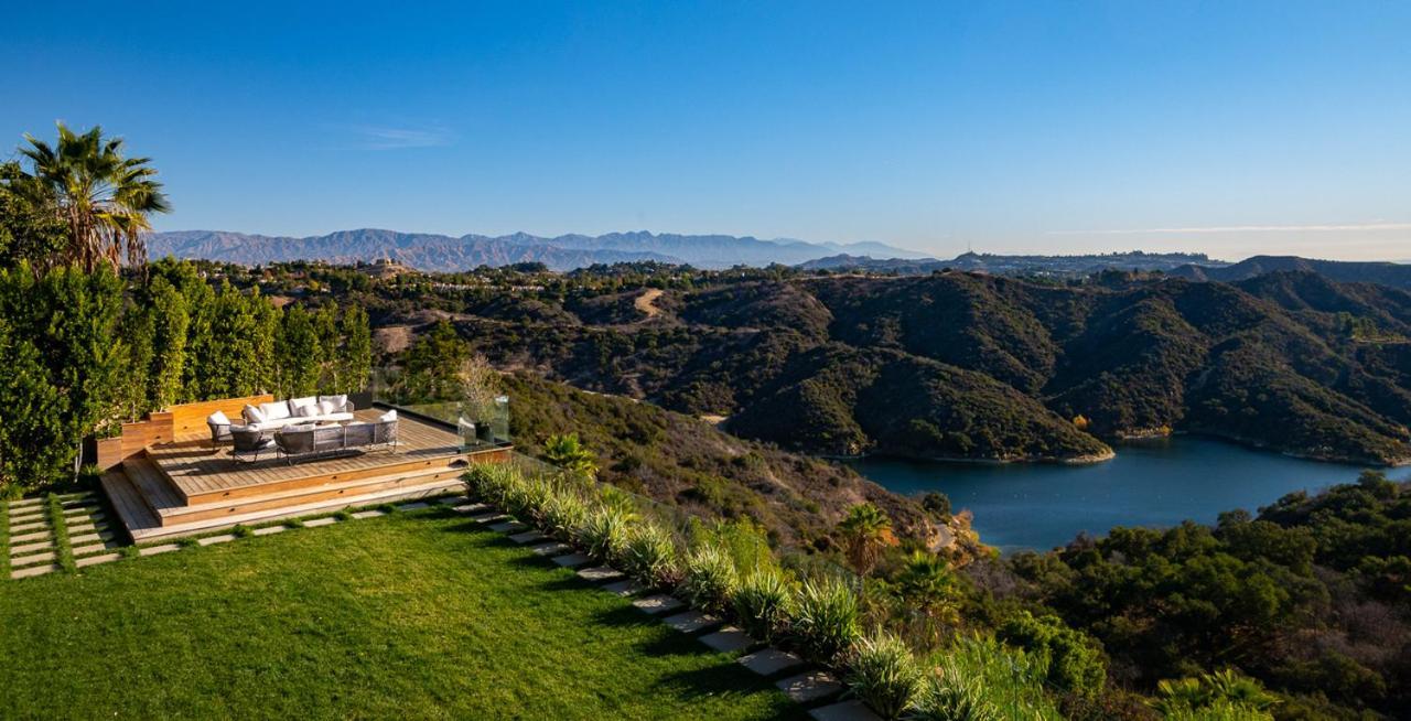 Sophisticated Modern Retreat In Bel Air Villa *
