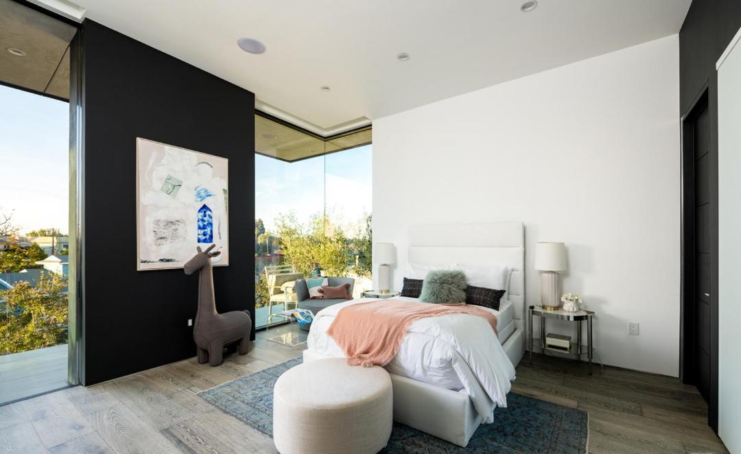 Villa Sophisticated Modern Retreat In Bel Air *