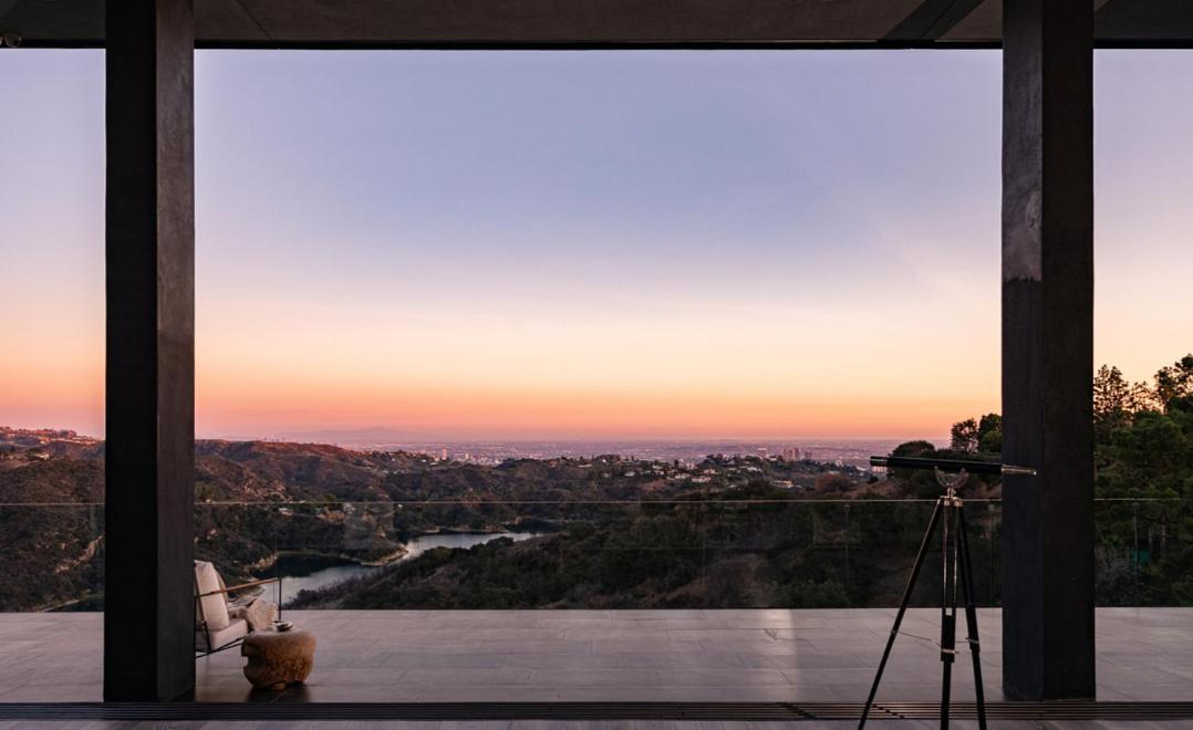 Villa Sophisticated Modern Retreat In Bel Air