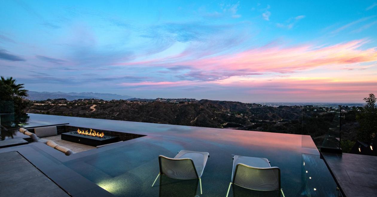 Sophisticated Modern Retreat In Bel Air *