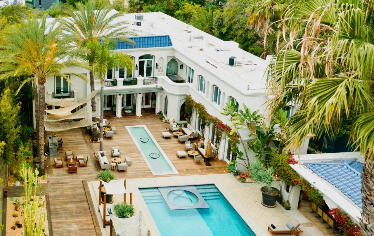Sophisticated Grand Mansion In Prime Beverly Hills