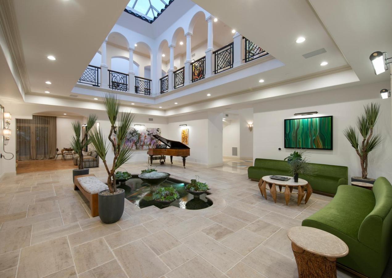 Sophisticated Grand Mansion In Prime Beverly Hills Villa *
