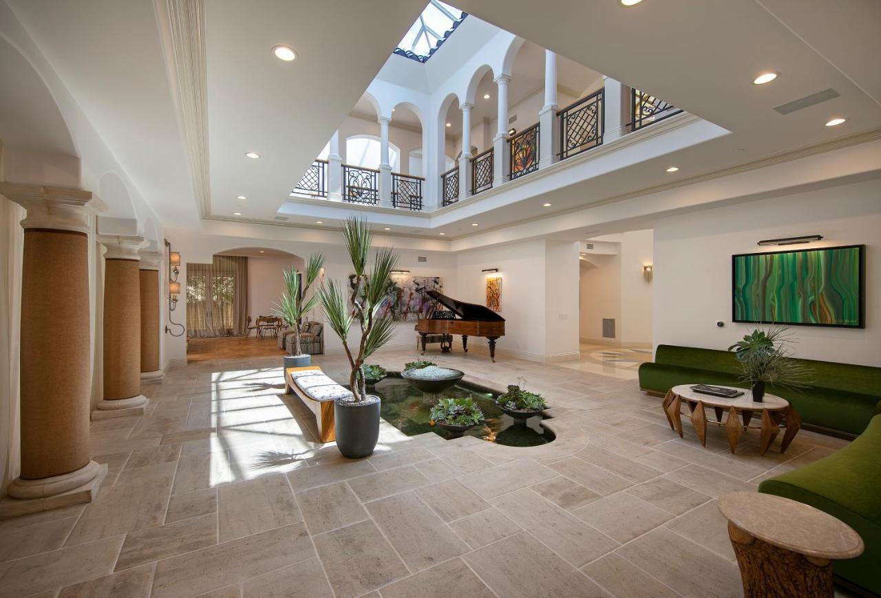 Villa Sophisticated Grand Mansion In Prime Beverly Hills
