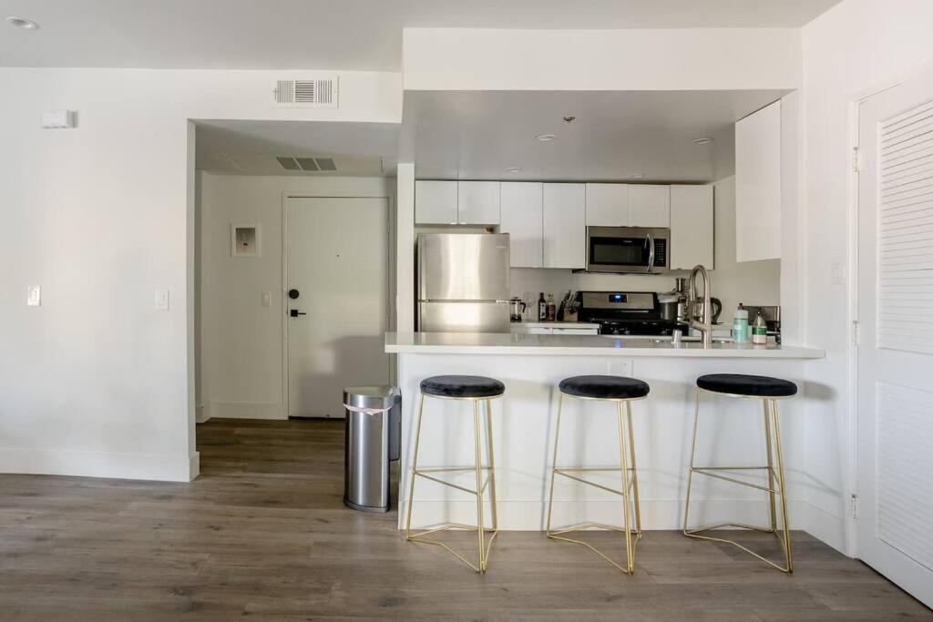 Apartment Weho 3bdm Penthouse