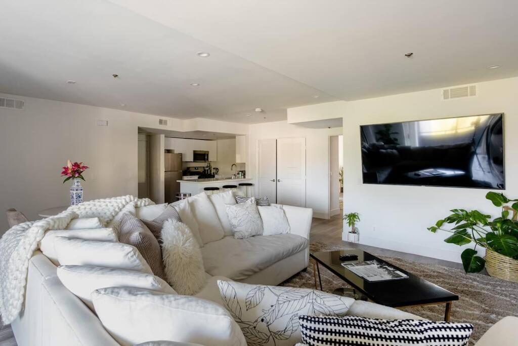 Weho 3bdm Penthouse Apartment *