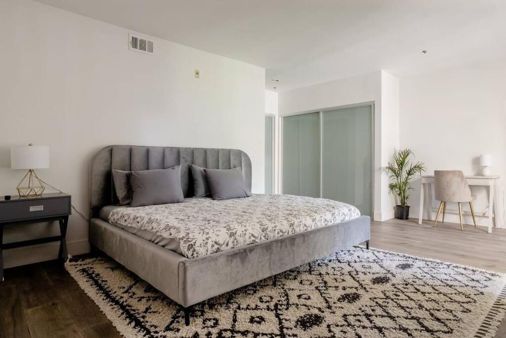 Weho 3bdm Penthouse Los Angeles