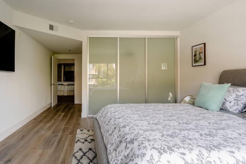 Weho 3bdm Penthouse *