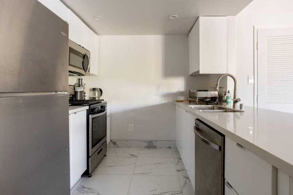 Weho 3bdm Penthouse *