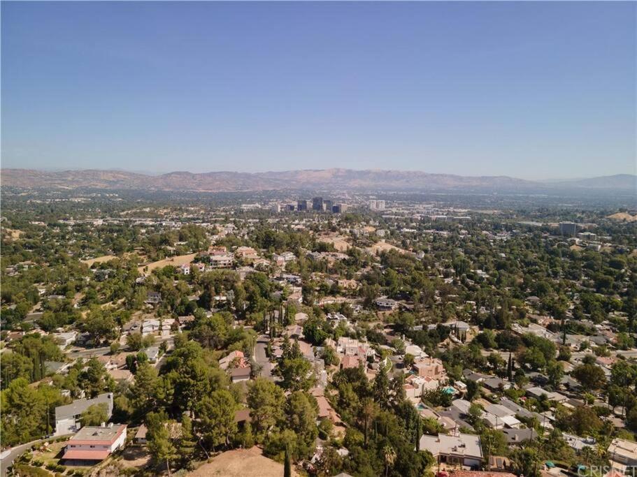 Stunning Mountainside With An Incredible View Los Angeles