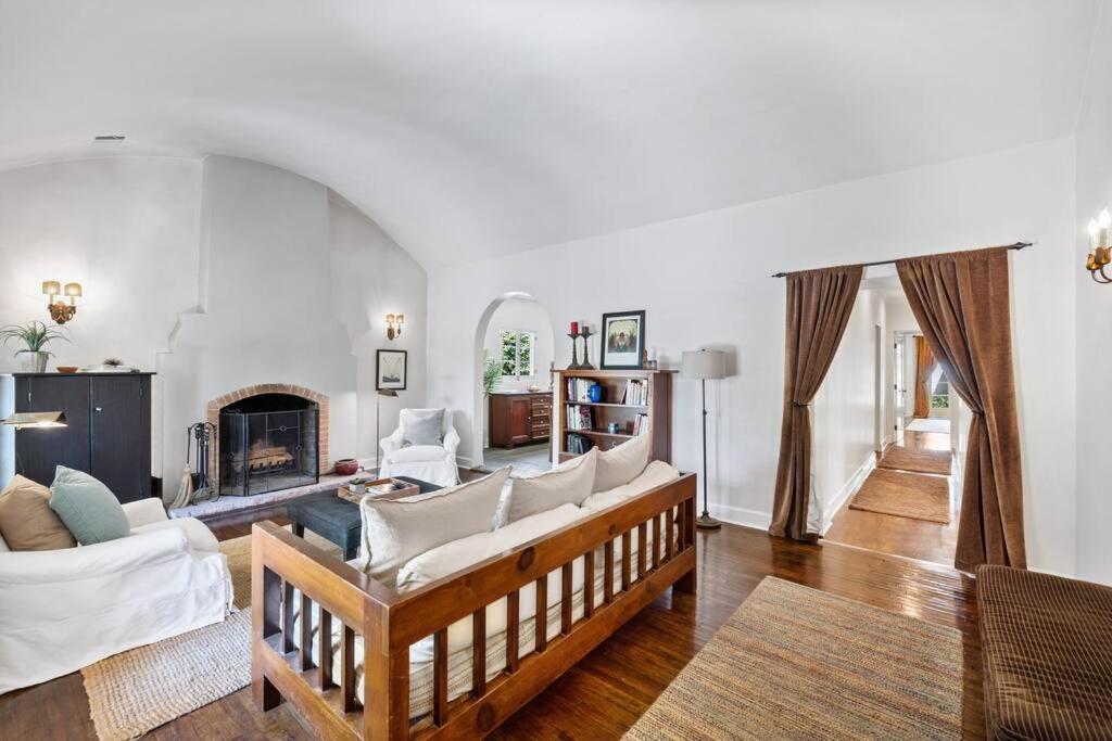 Secluded 4br Spanish Oasis In The Heart Of La * Los Angeles