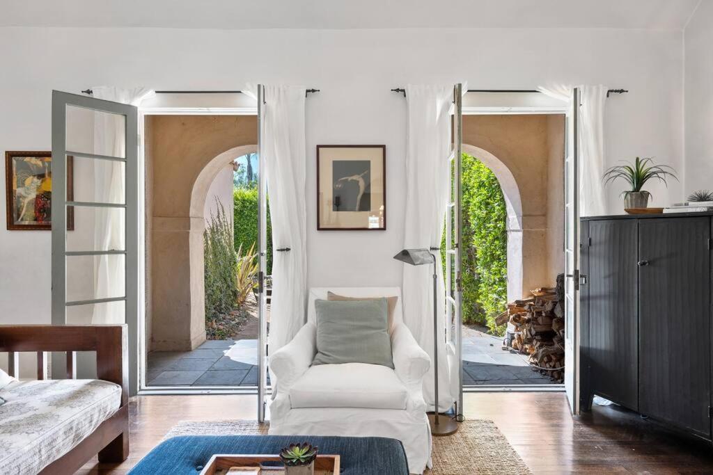 Secluded 4br Spanish Oasis In The Heart Of La * Los Angeles
