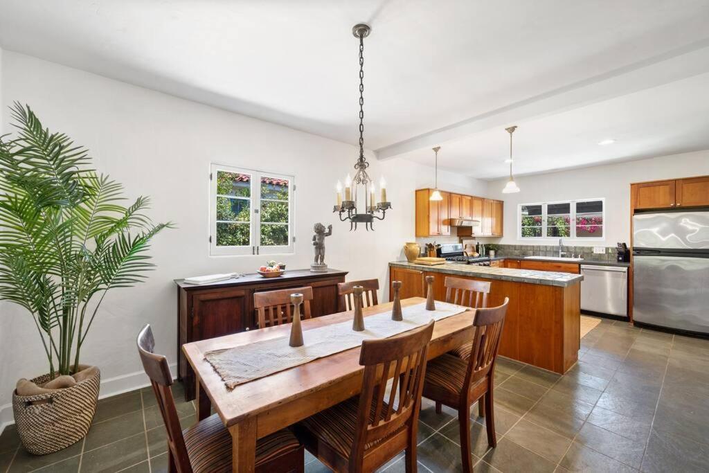 Secluded 4br Spanish Oasis In The Heart Of La Holiday home