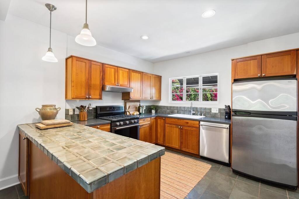 Secluded 4br Spanish Oasis In The Heart Of La Holiday home