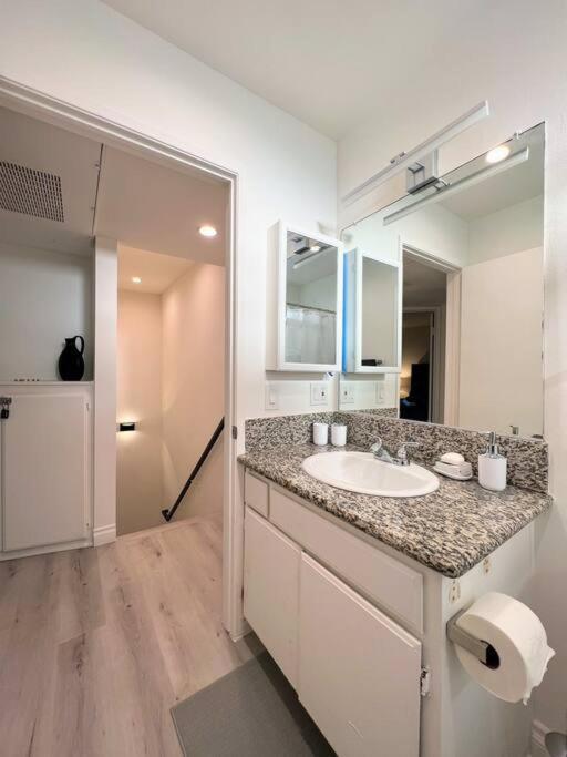 Holiday home Hollywood Black Habitat Los Angeles