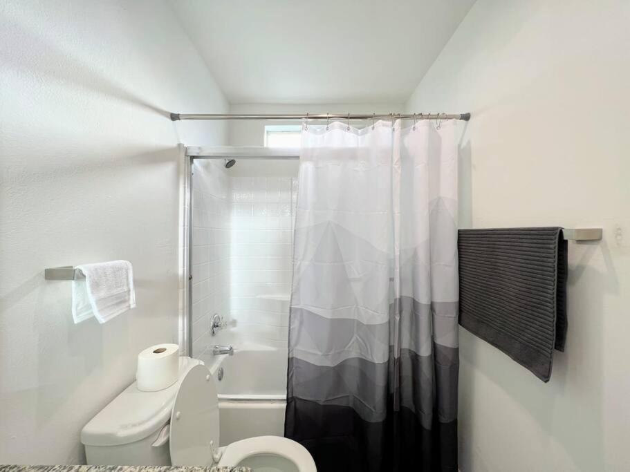 Hollywood Black Habitat Holiday home Los Angeles