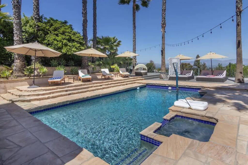 Gorgeous W/pool, Spa, B-ball Court & View! * Los Angeles