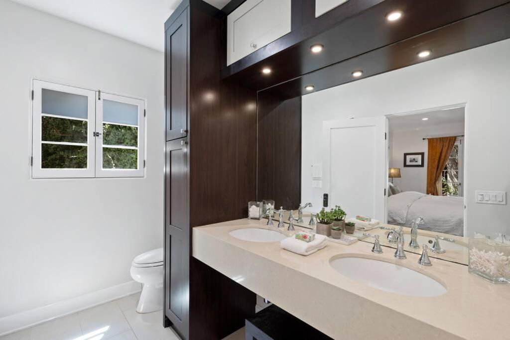 Secluded 4br Spanish Oasis In The Heart Of La
