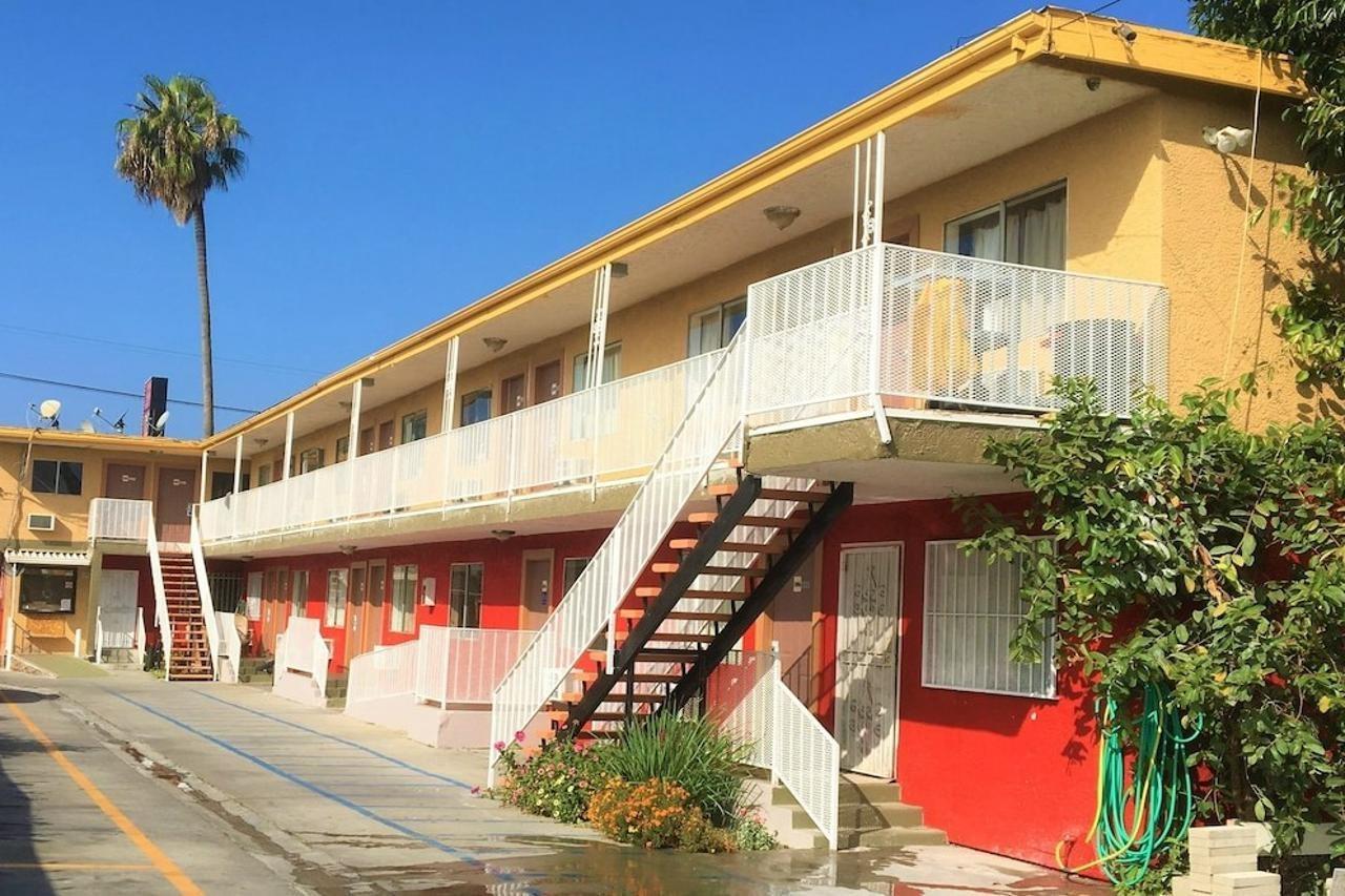 Hotel 4 Star 2*